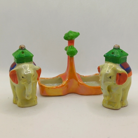 Lusterware Elephant salt and pepper shakers with stand - Vintage - Picture 2 of 9